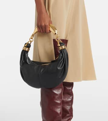 Banana Small leather shoulder bag in black - Chloe | iBrandZone