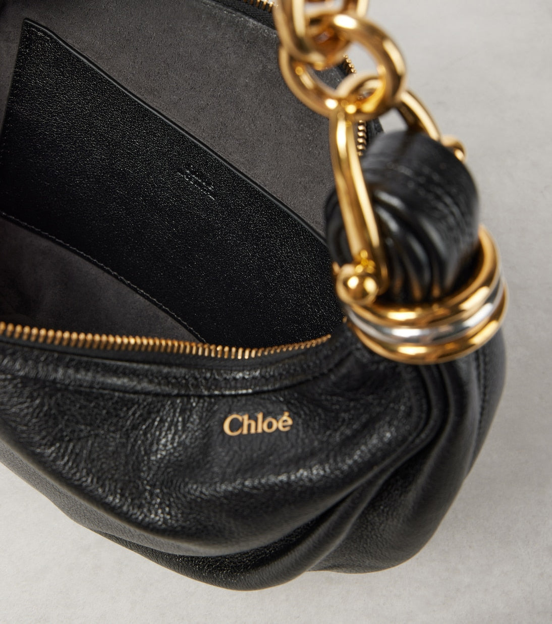 Banana Small leather shoulder bag in black - Chloe | iBrandZone